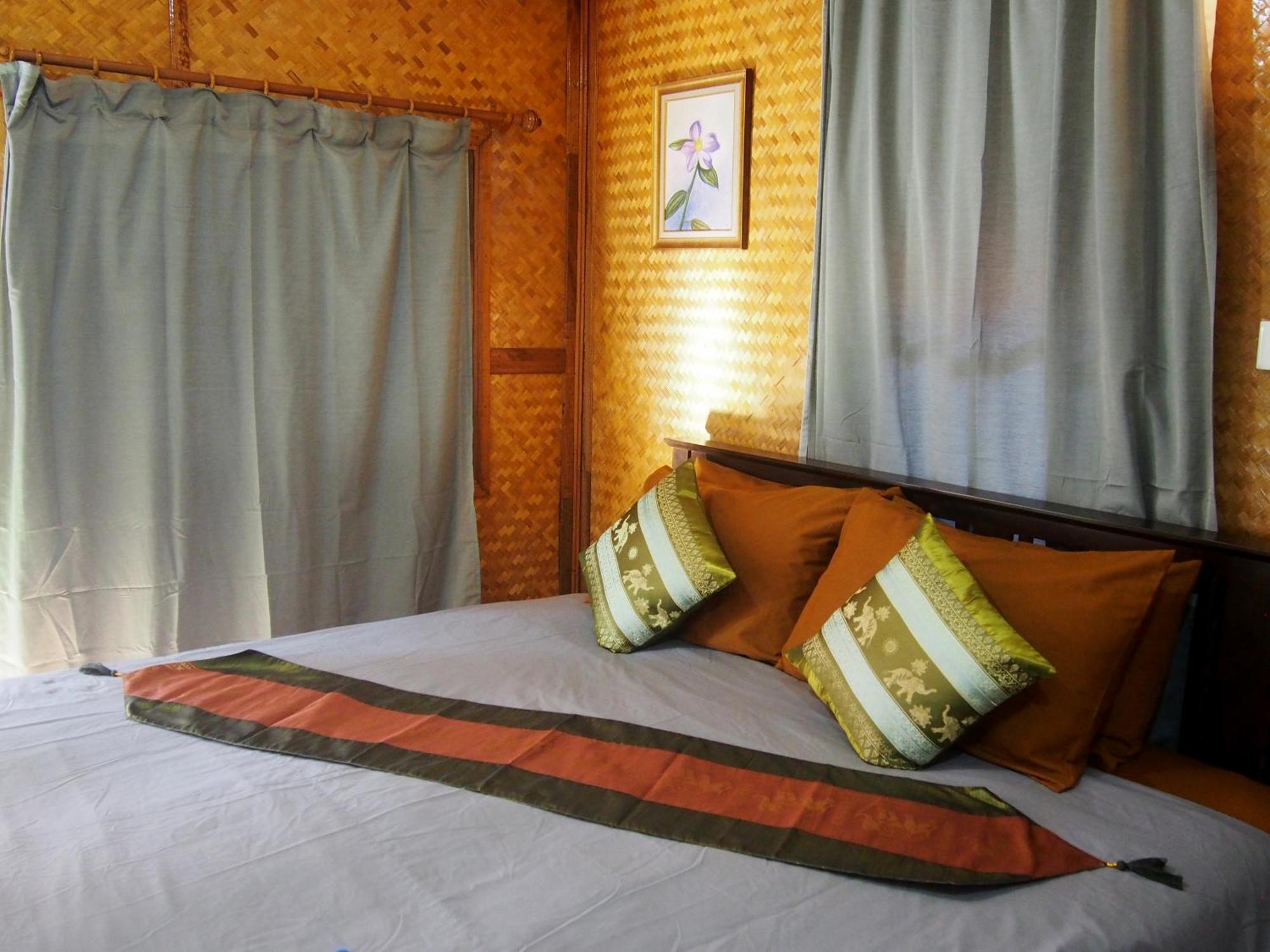 Coco Beach Bungalows Koh Lipe Rum bild